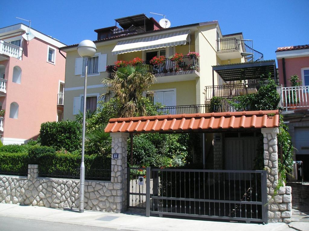 Family Apartments Ankica Crikvenica Exterior photo