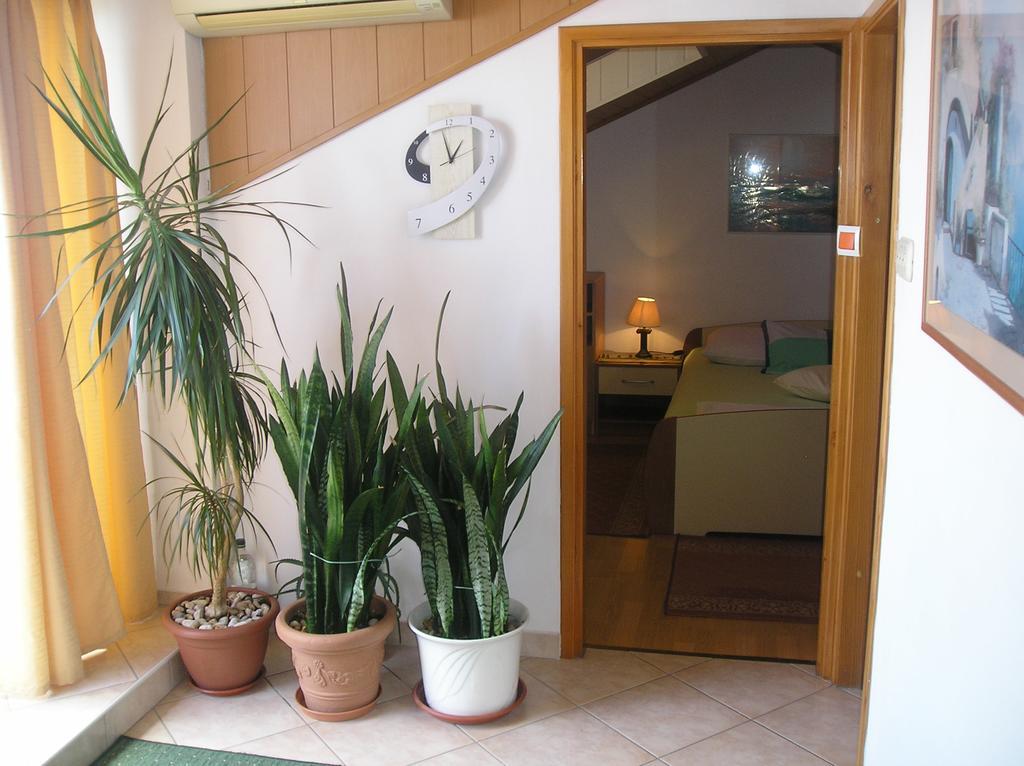Family Apartments Ankica Crikvenica Exterior photo